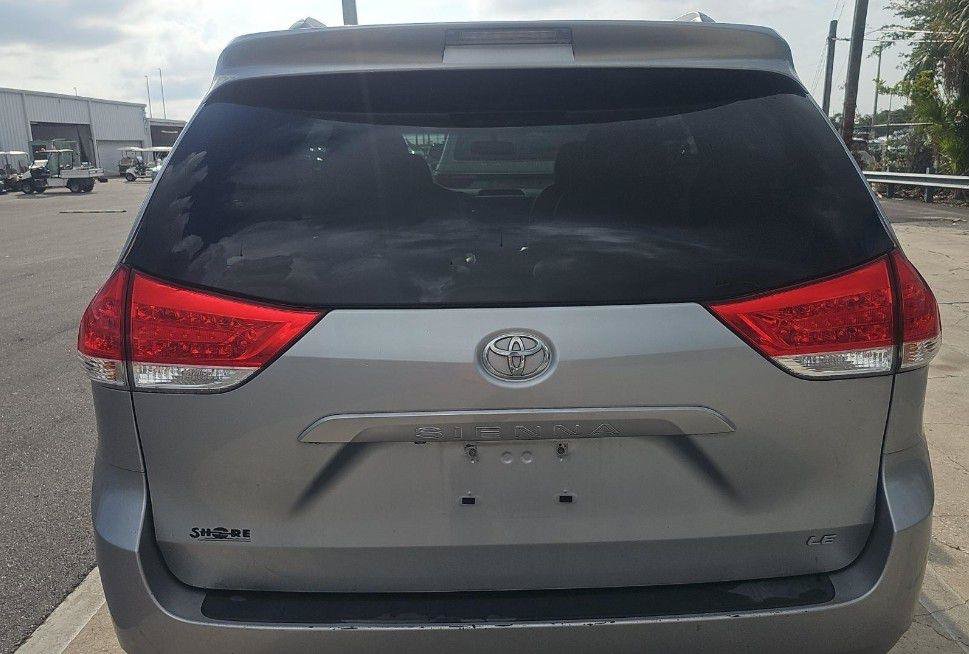 Used 2014 Toyota Sienna LE FWD image 10