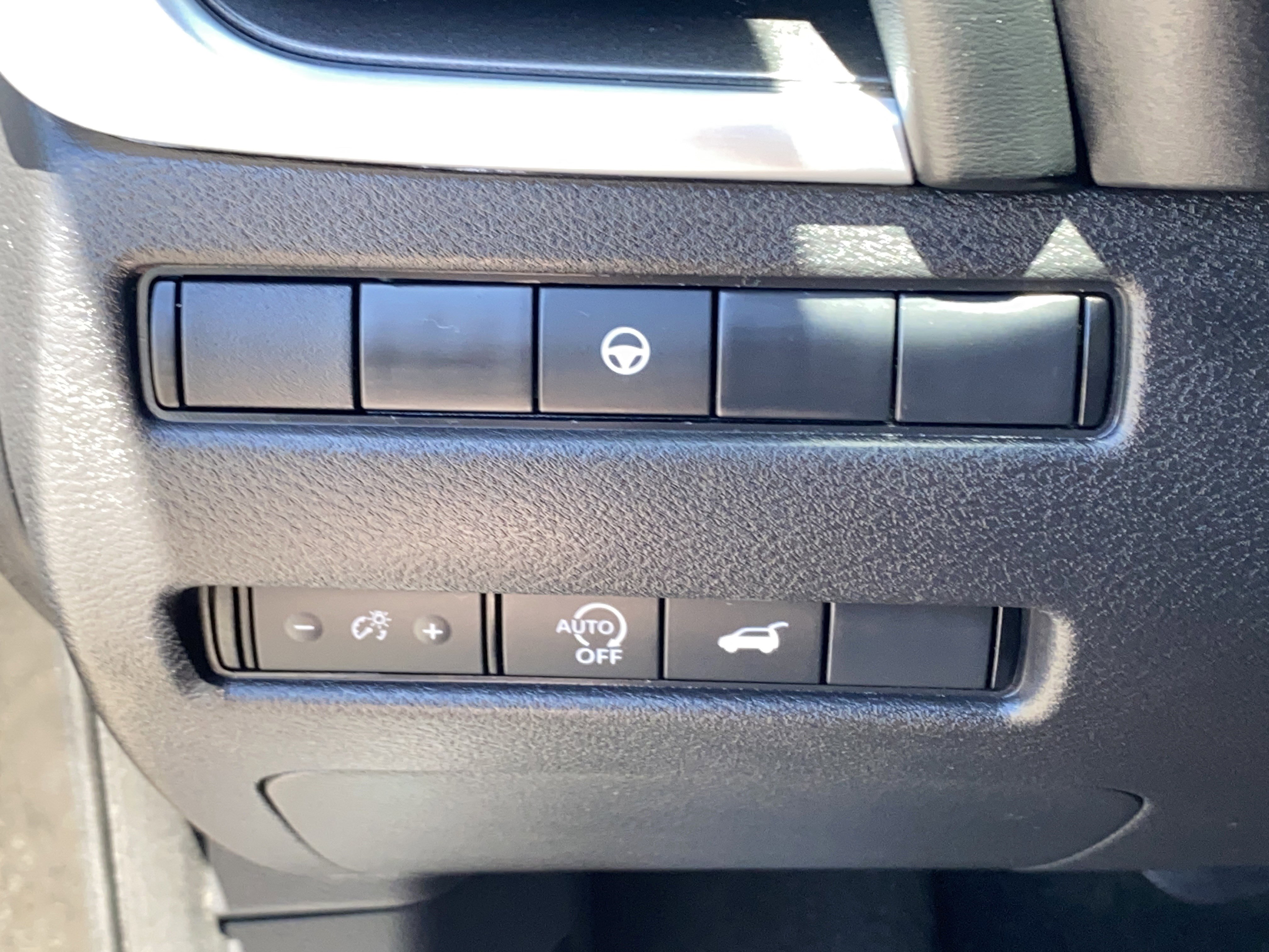 Used 2024 Nissan Rogue SV AWD/4WD image 14