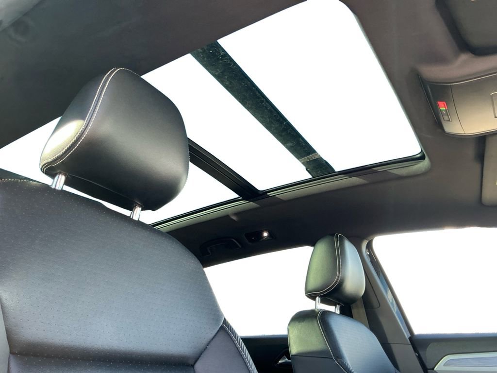 Used 2022 Volkswagen Atlas Cross Sport SE w/ Panoramic Sunroof Package image 19