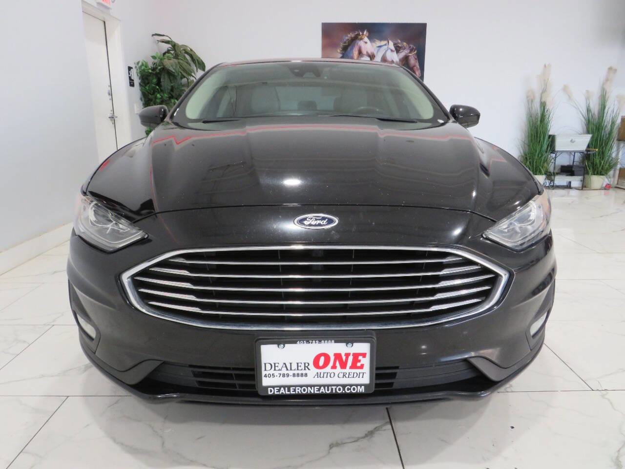 Used 2019 Ford Fusion SE w/ Equipment Group 151A FWD image 9