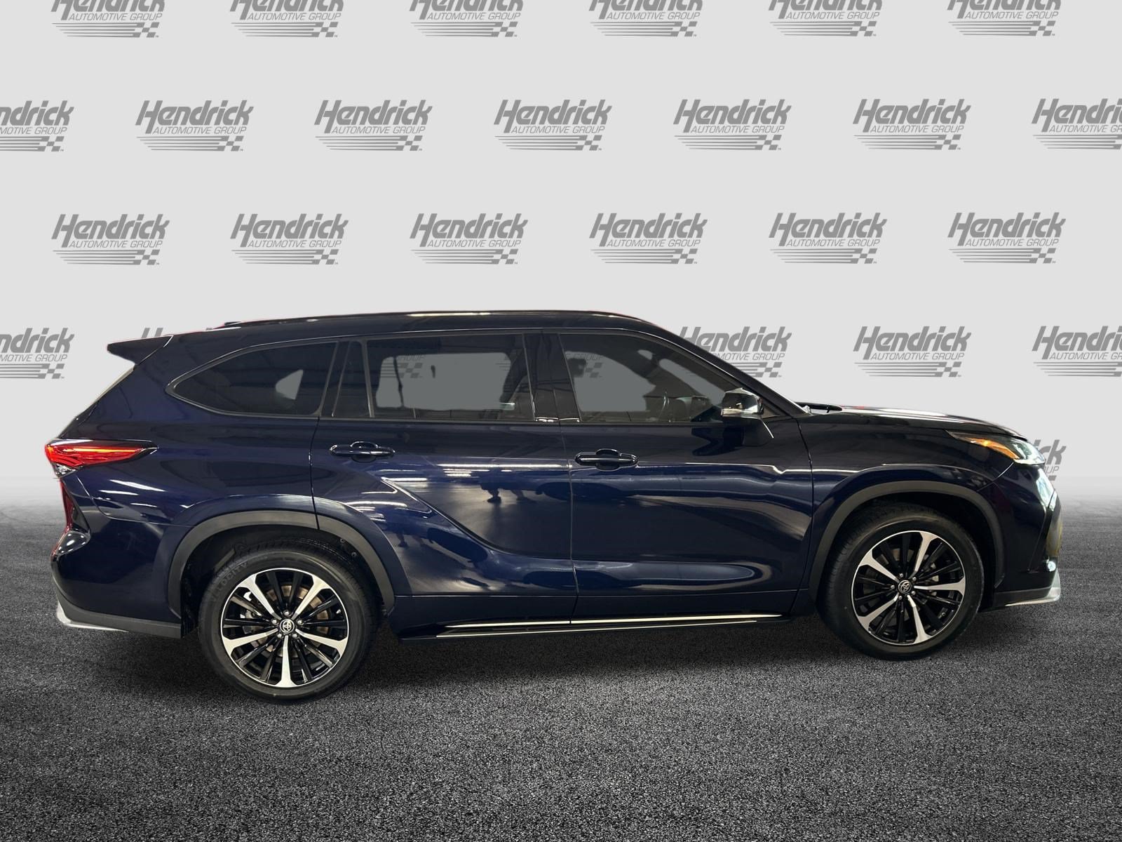 Used 2021 Toyota Highlander XSE FWD image 14