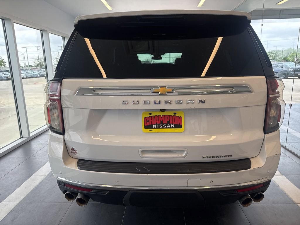 Used 2023 Chevrolet Suburban Premier AWD/4WD image 4