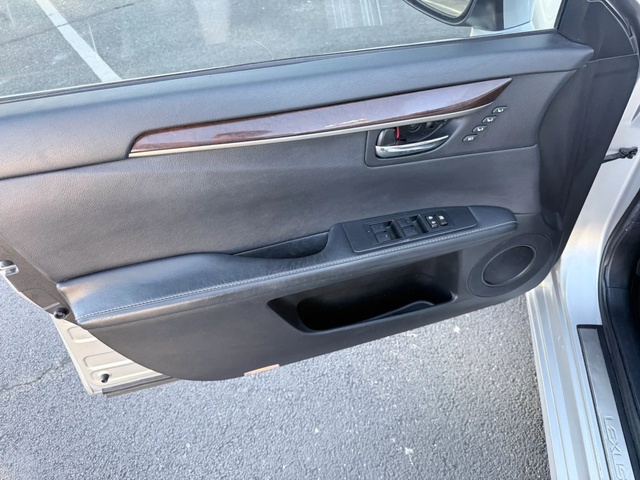 Used 2014 Lexus ES 350 ES 350 Sedan 4D w/ Luxury Package image 12