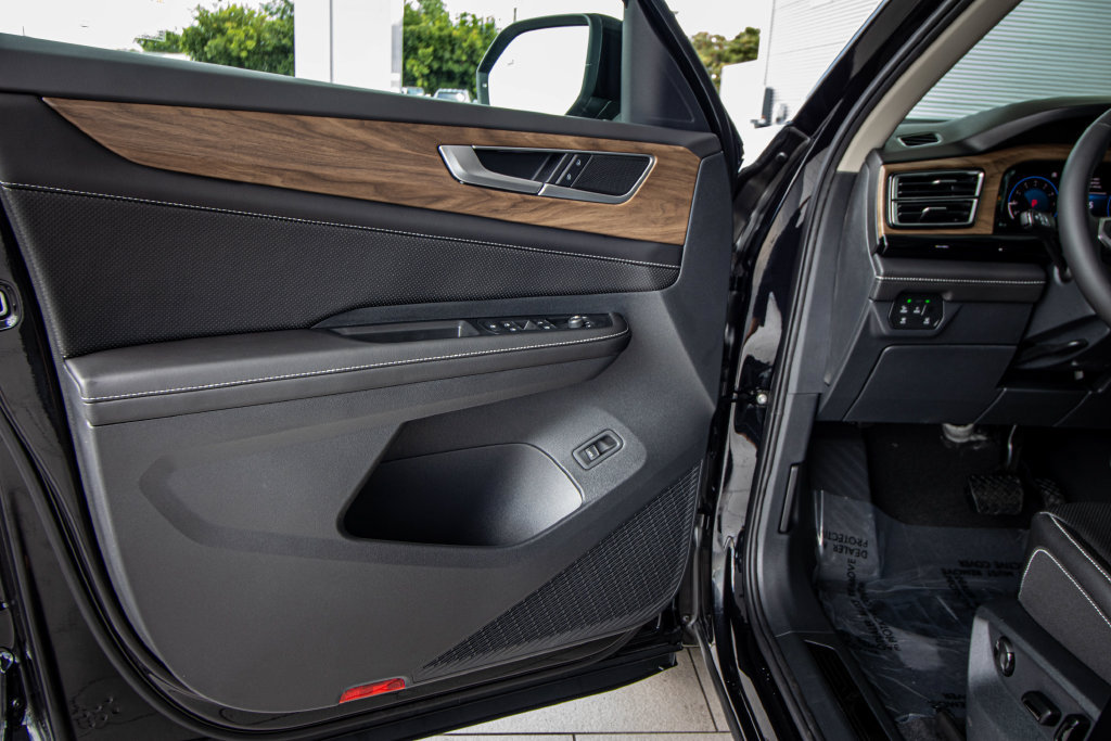 New 2026 Volkswagen Atlas SE FWD image 23