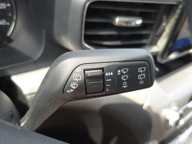 Used 2022 Ford Explorer XLT w/ Equipment Group 202A image 24