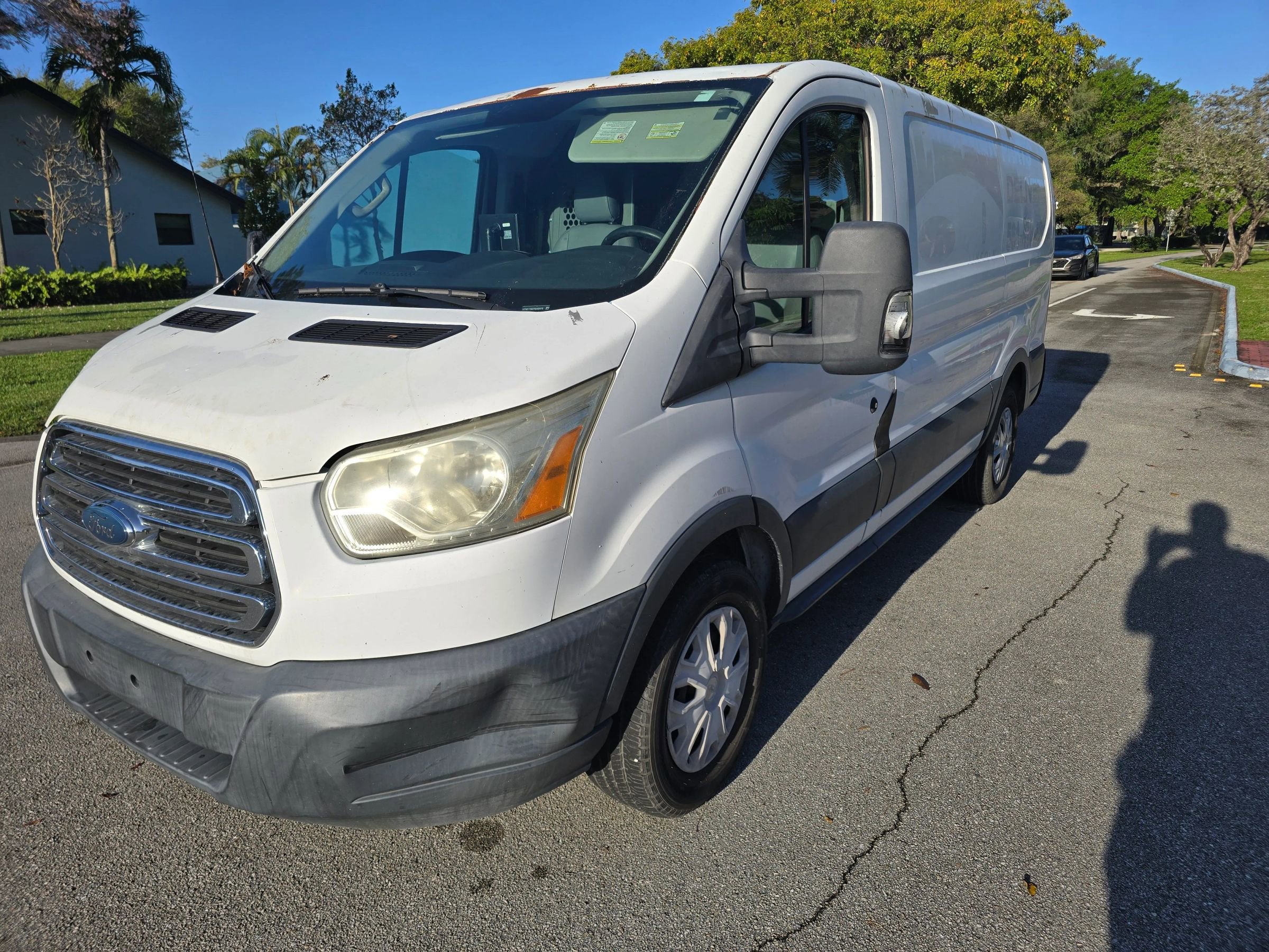 Used 2015 Ford Transit 150 130 Low Roof w/ Exterior Upgrade Package RWD image 1