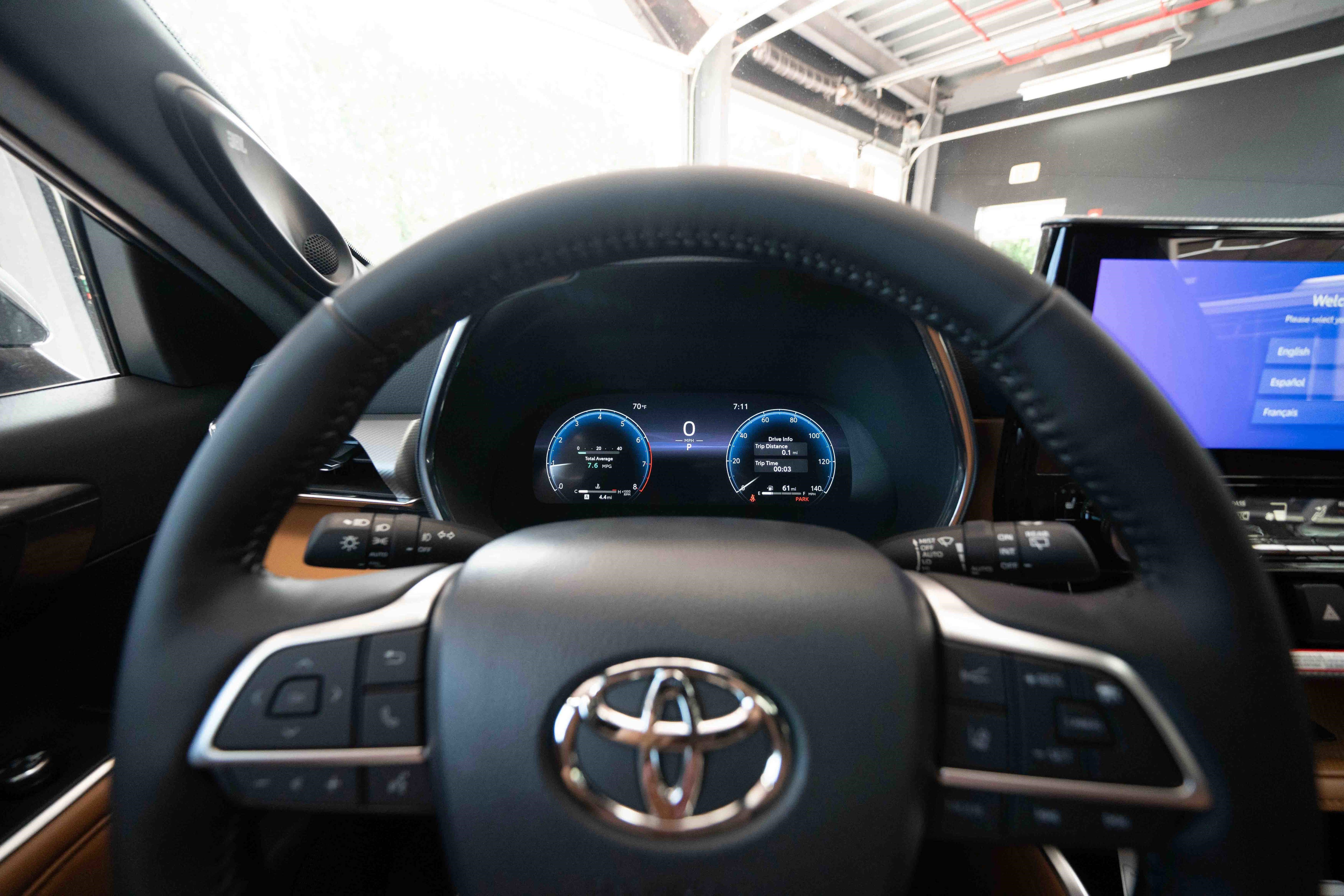 New 2026 Toyota Highlander Platinum image 15