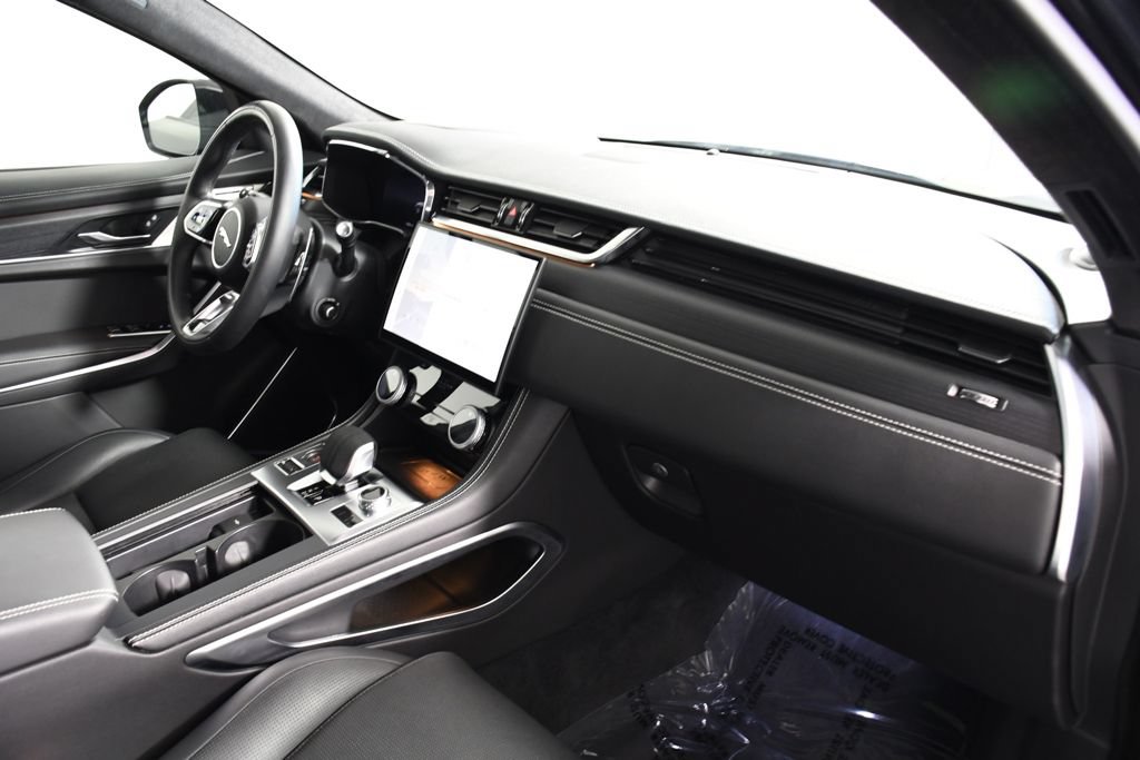 Used 2026 Jaguar F-PACE R-Dynamic S AWD/4WD image 19