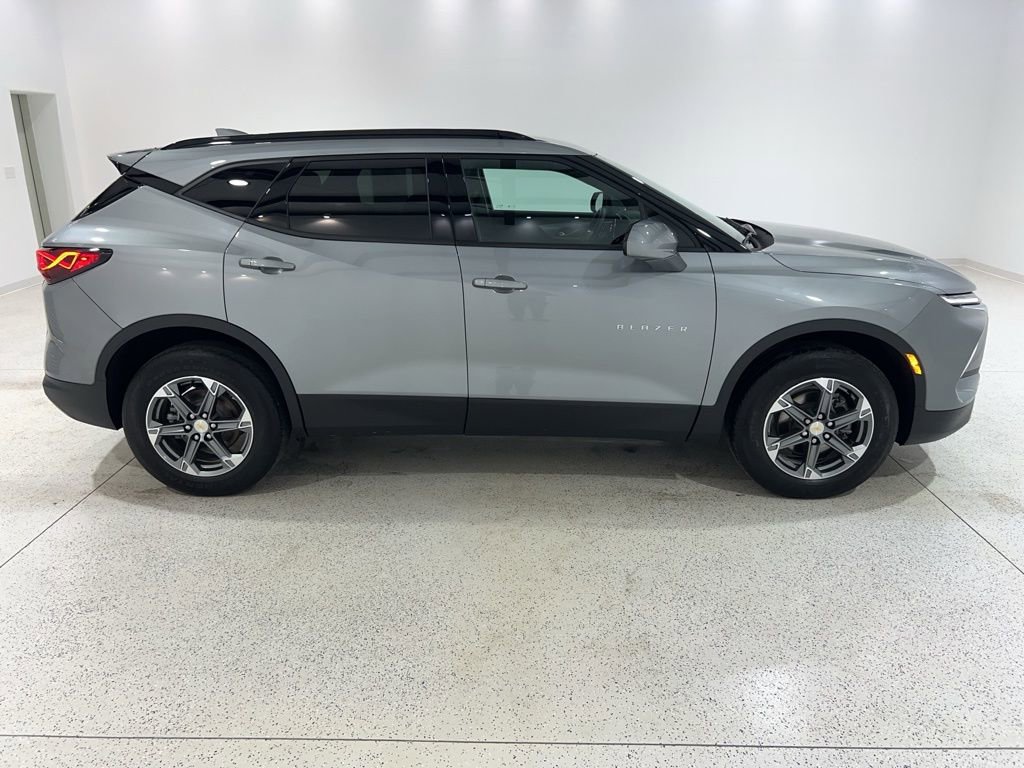 Used 2024 Chevrolet Blazer LT w/ Convenience Package image 6