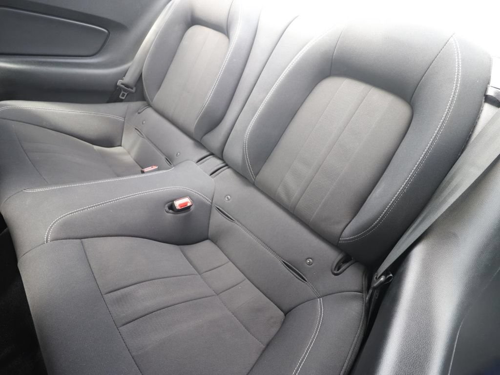 Used 2019 Ford Mustang Coupe RWD image 9