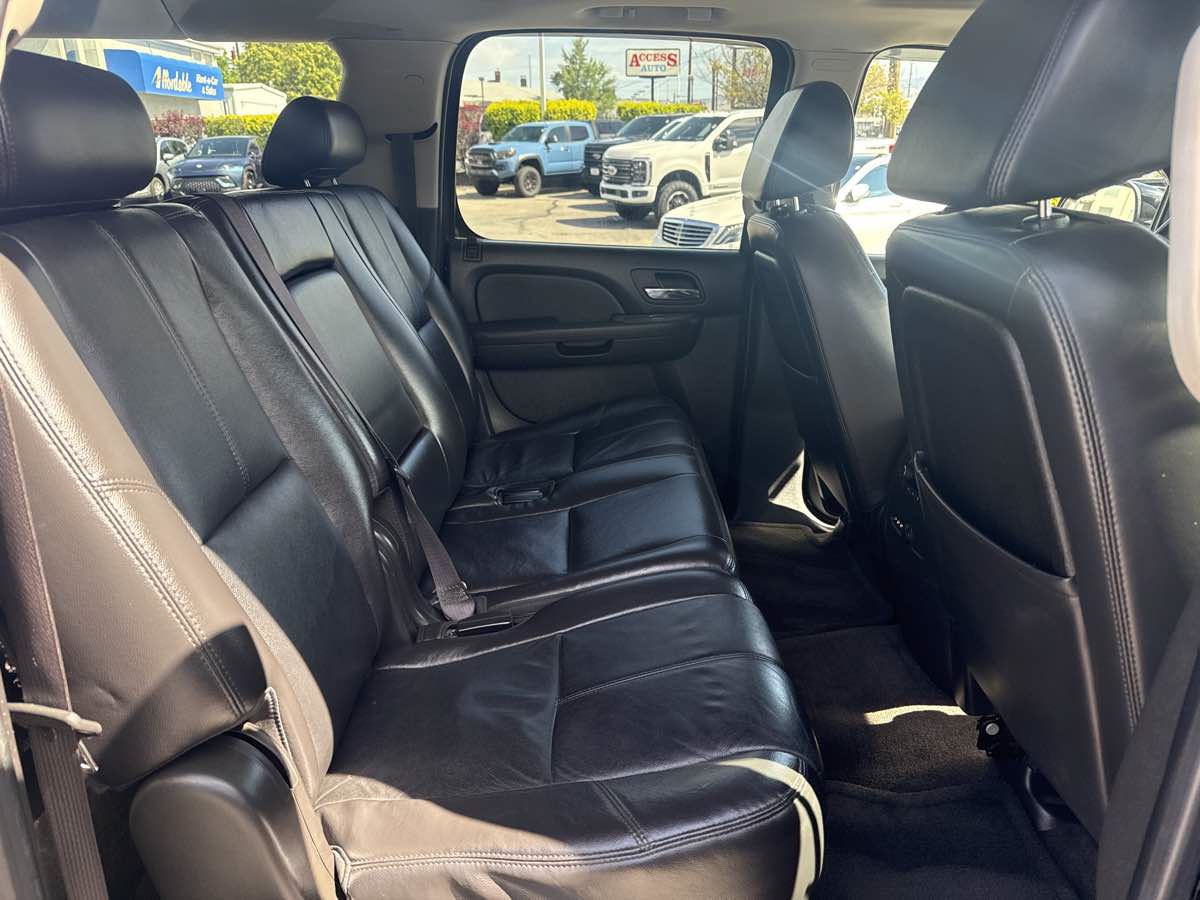Used 2009 Chevrolet Suburban LT AWD/4WD image 20