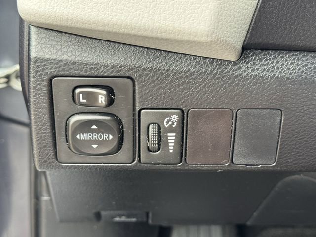 Used 2015 Toyota Corolla LE FWD image 23