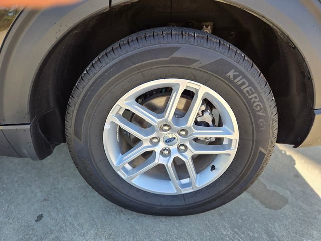 Used 2025 Ford Explorer Active w/ Active Comfort Package image 12