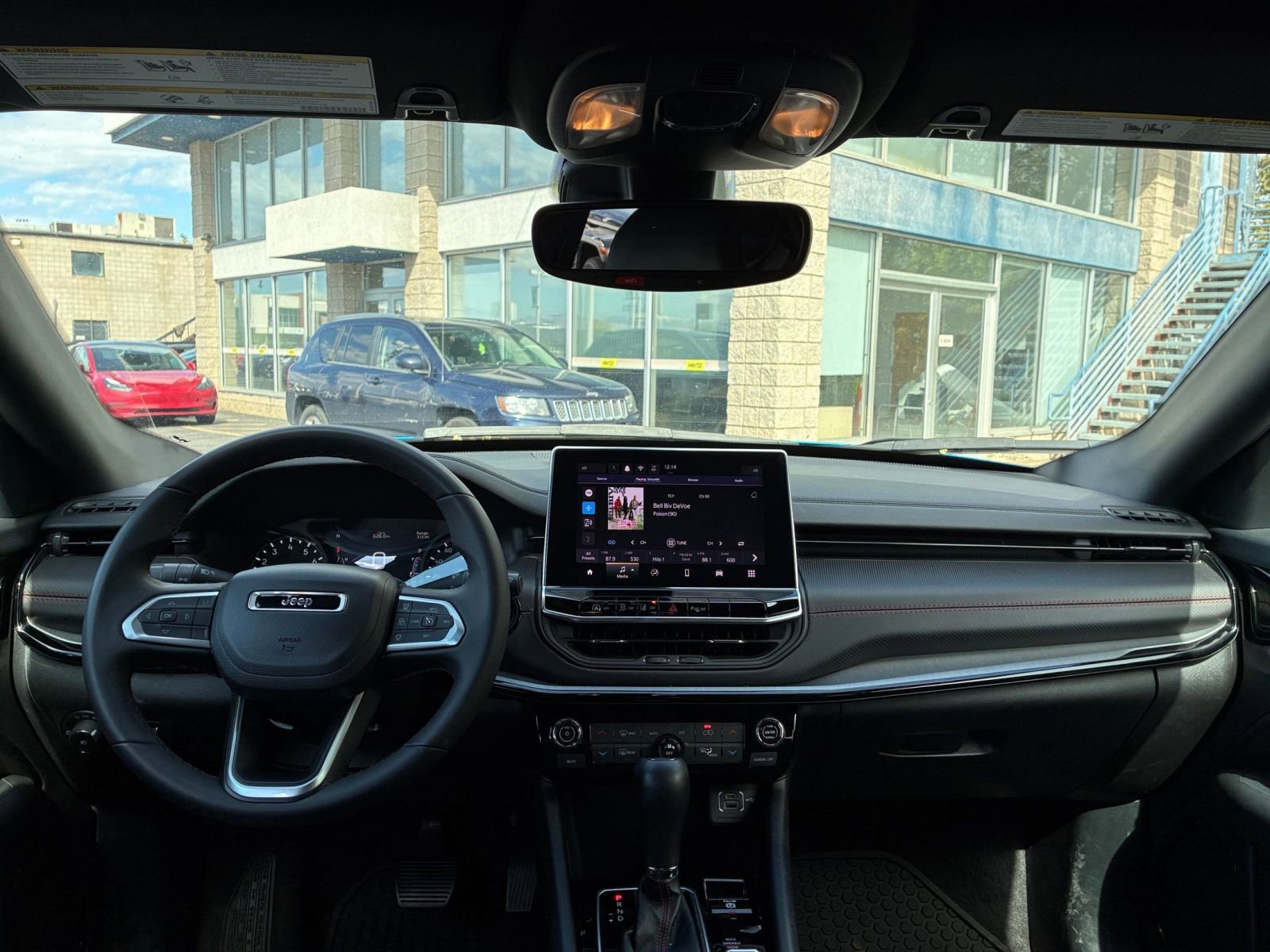 Used 2025 Jeep Compass Trailhawk image 32