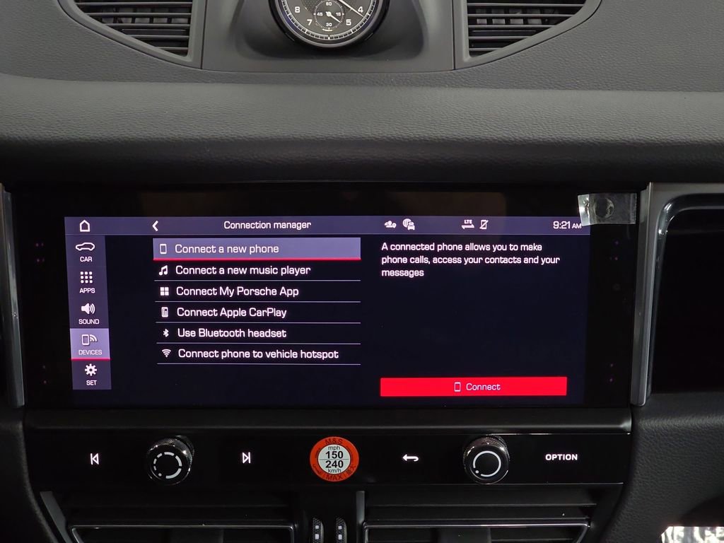 Certified 2025 Porsche Macan image 17