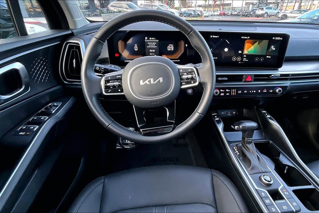 Used 2025 Kia Sorento S w/ Panoramic Sunroof Package image 7