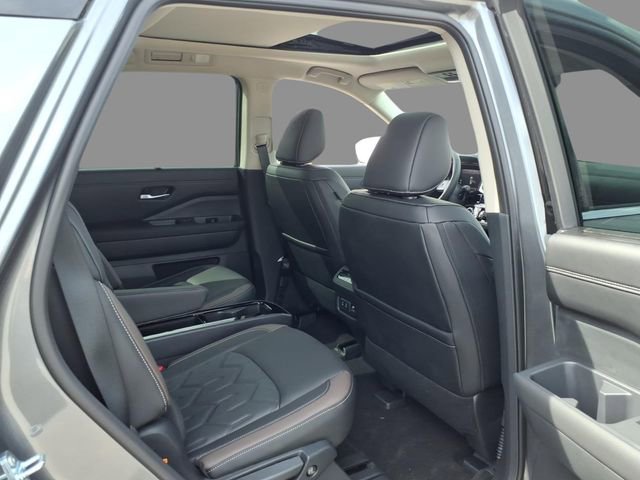 New 2026 Nissan Pathfinder Platinum image 11