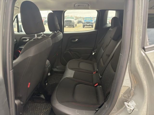 Certified 2021 Jeep Renegade Trailhawk w/ Trailer Tow Group image 9