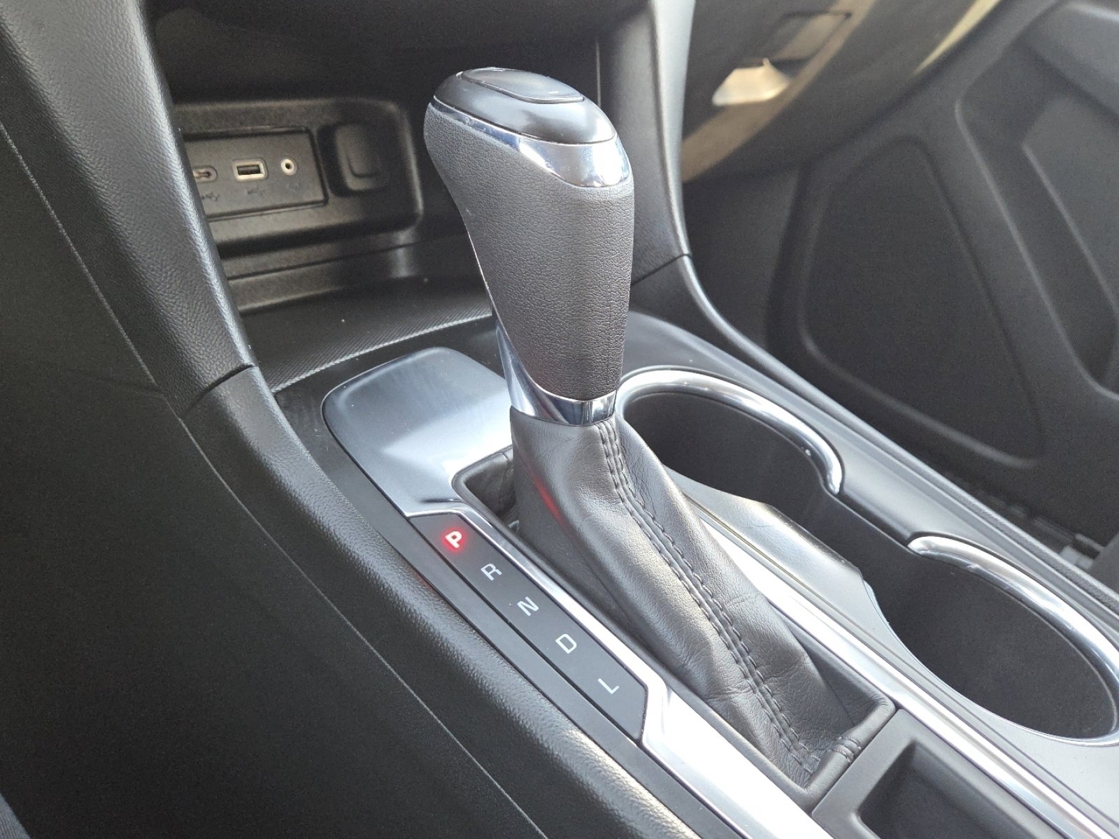 Used 2020 Chevrolet Equinox LT w/ Driver Convenience Package image 30