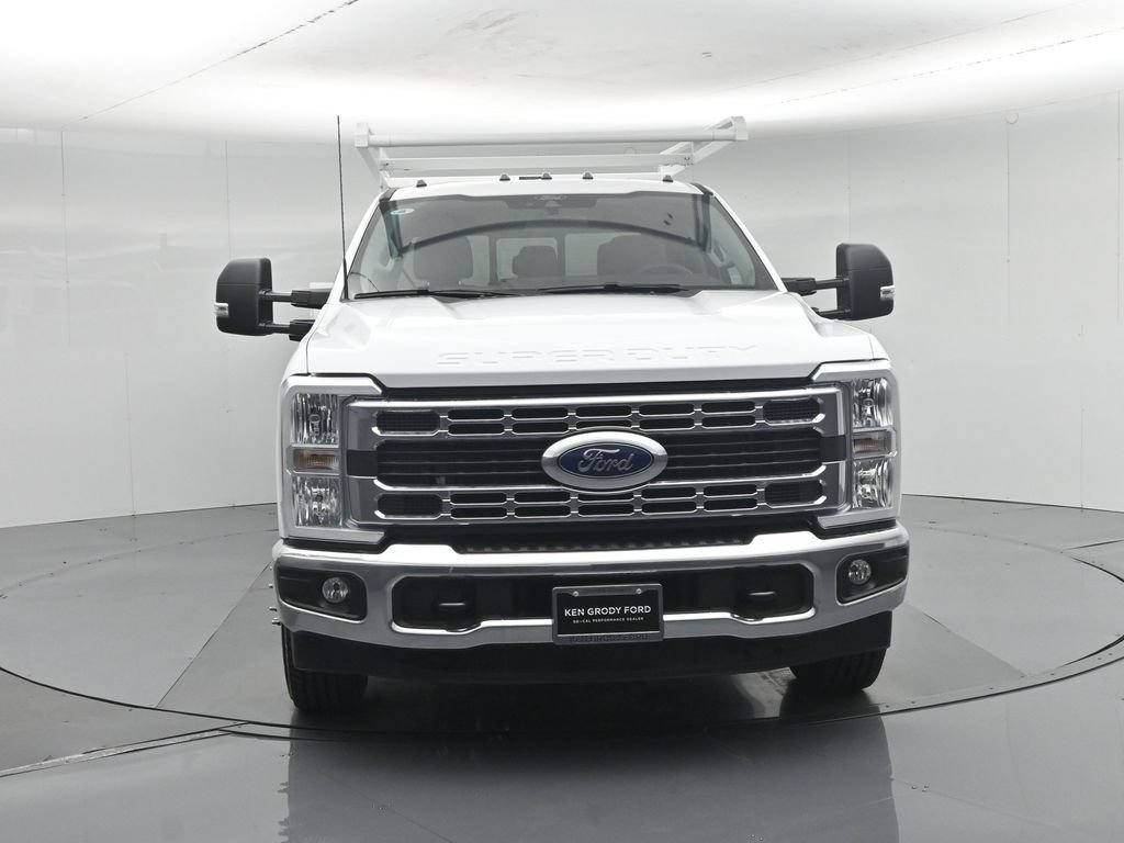 New 2026 Ford F350 XL w/ XL Chrome Package RWD image 29