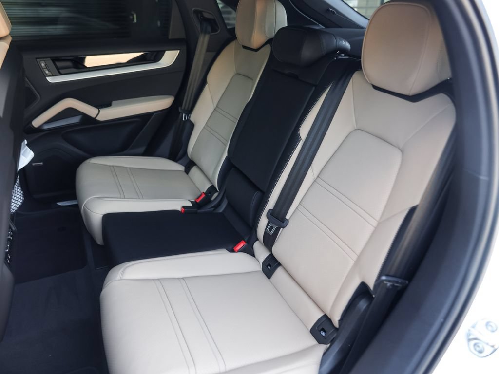 New 2026 Porsche Cayenne Coupe AWD/4WD image 30