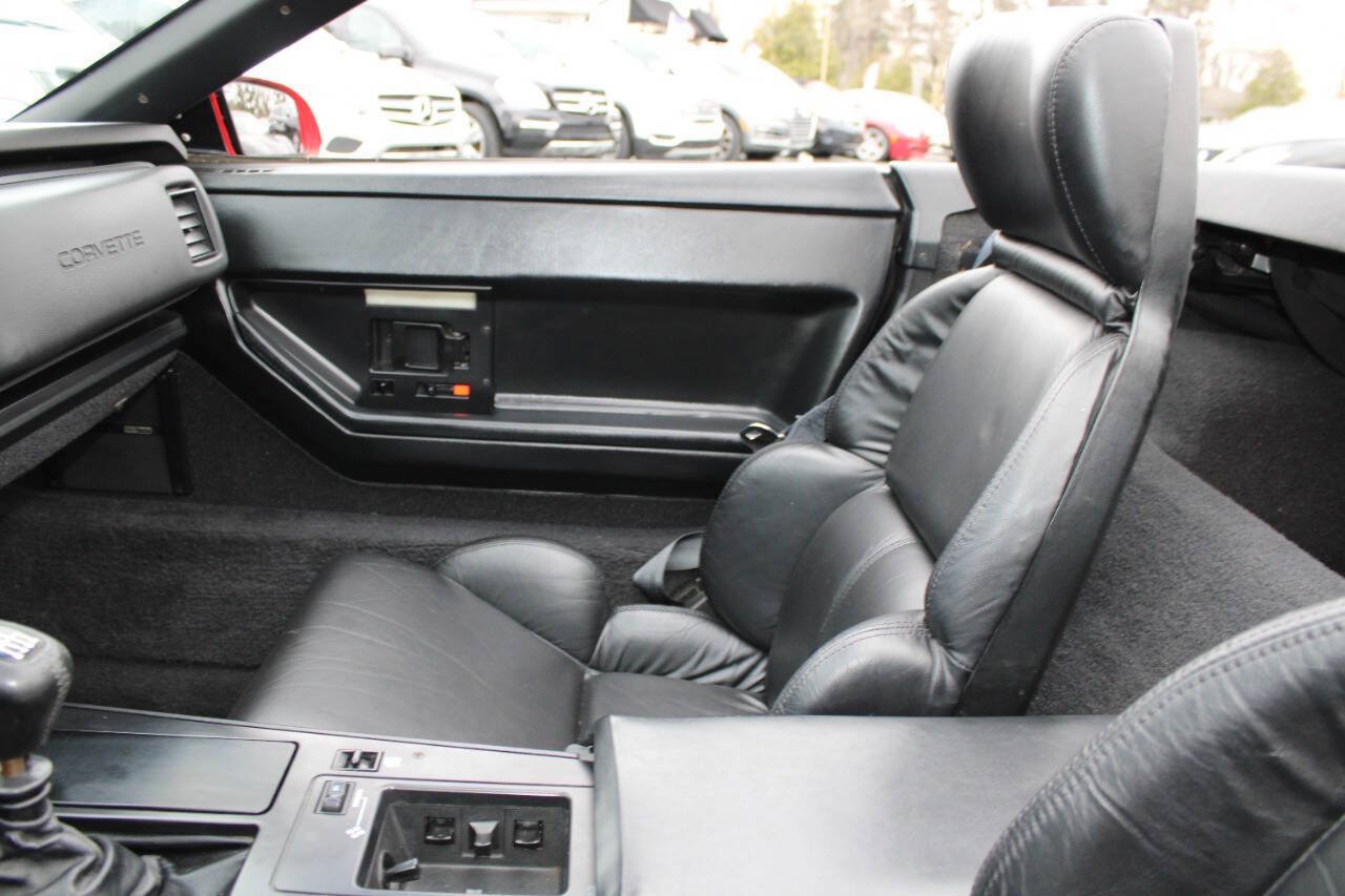 Used 1989 Chevrolet Corvette Convertible RWD image 14