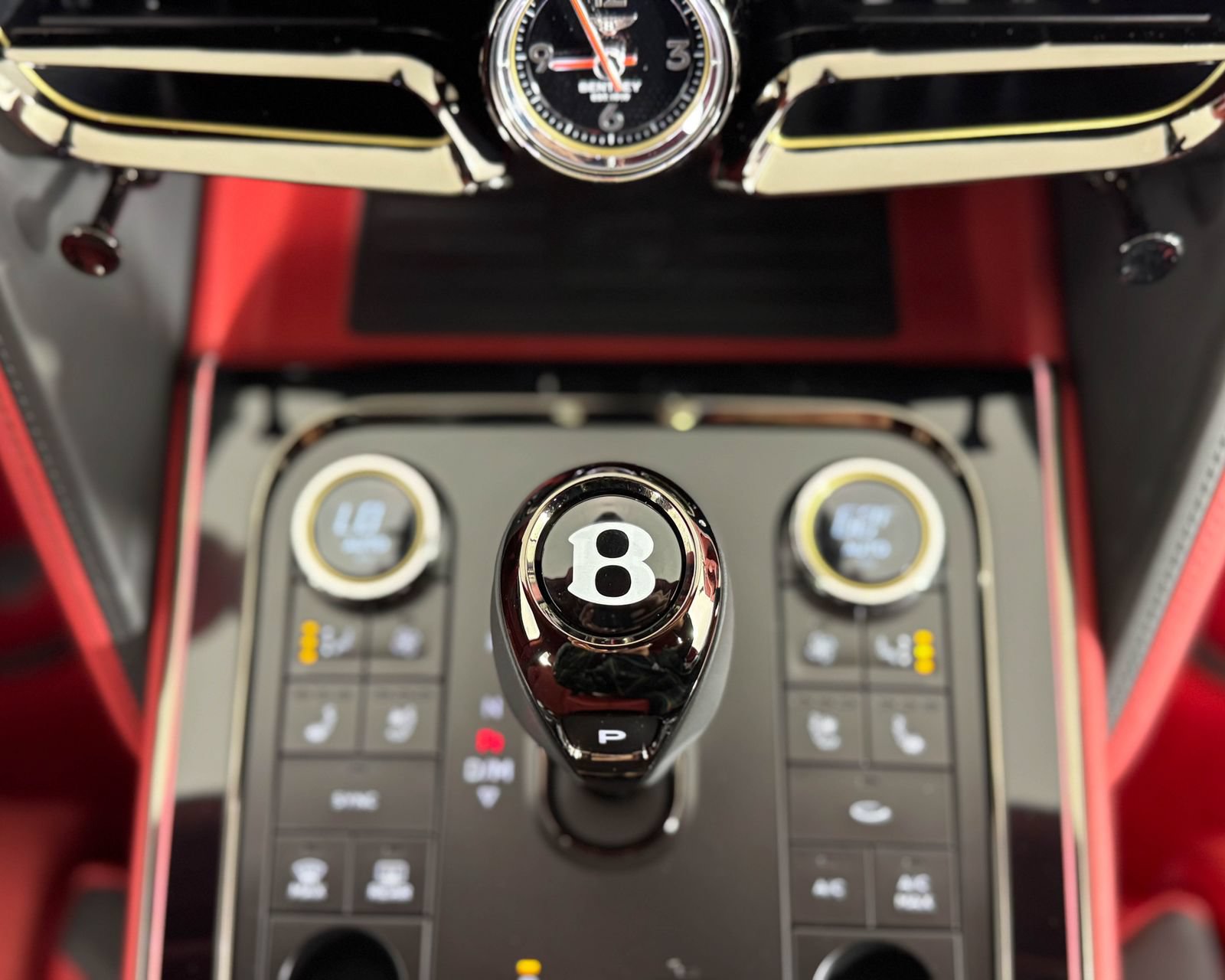 New 2025 Bentley Flying Spur Plug-In Hybrid AWD/4WD image 22