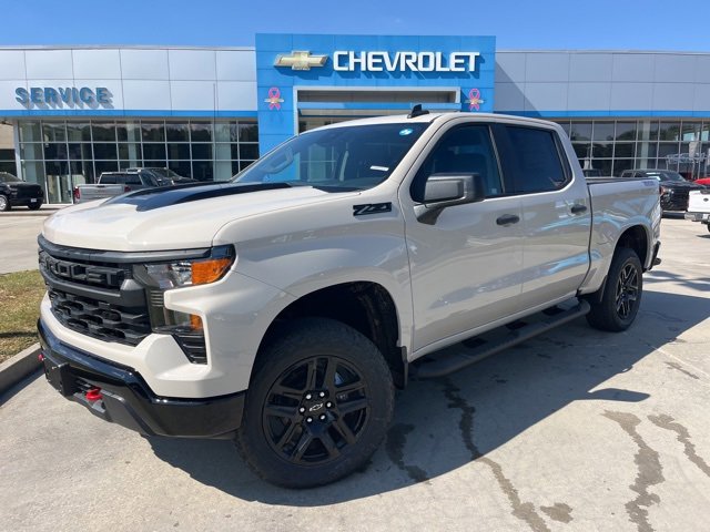 New 2026 Chevrolet Silverado 1500 Custom Trail Boss w/ LPO, Dark Essentials Package image 2