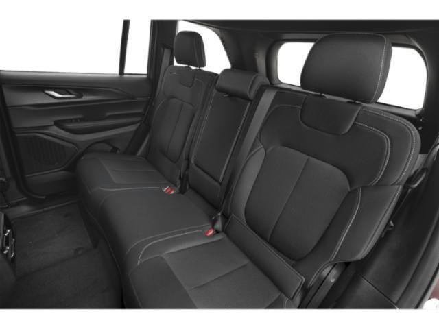 Certified 2025 Jeep Grand Cherokee Altitude AWD/4WD image 13