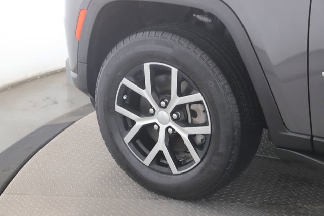 Used 2024 Jeep Grand Cherokee L Limited image 13