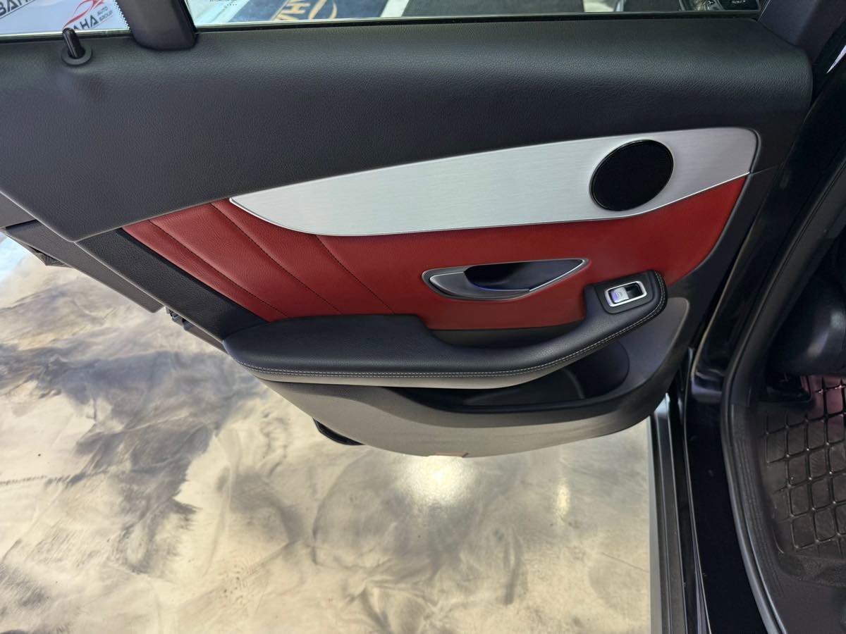 Used 2022 Mercedes-Benz GLC 300 4MATIC w/ AMG Line image 46