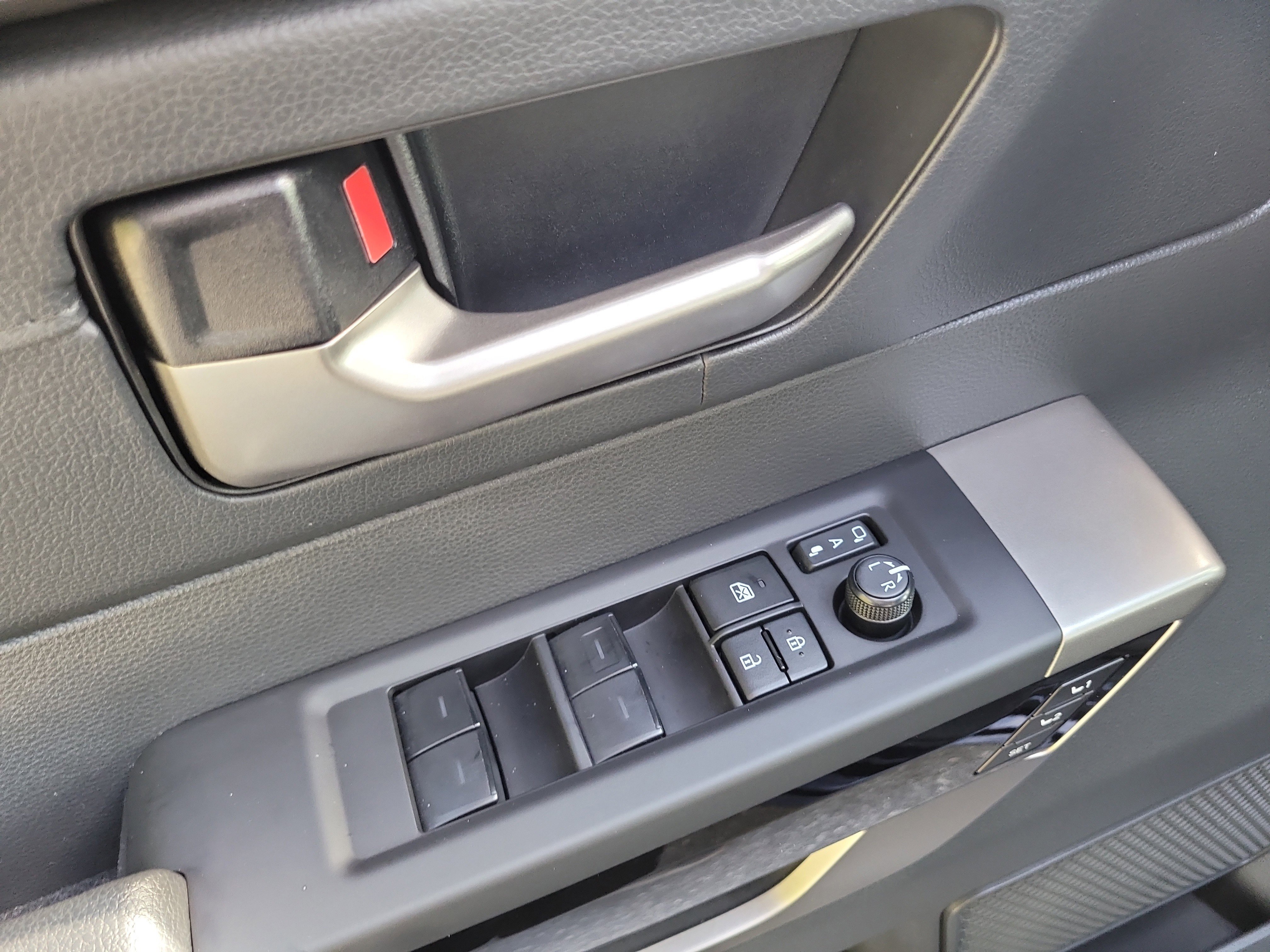 Used 2025 Toyota Tundra Limited image 20