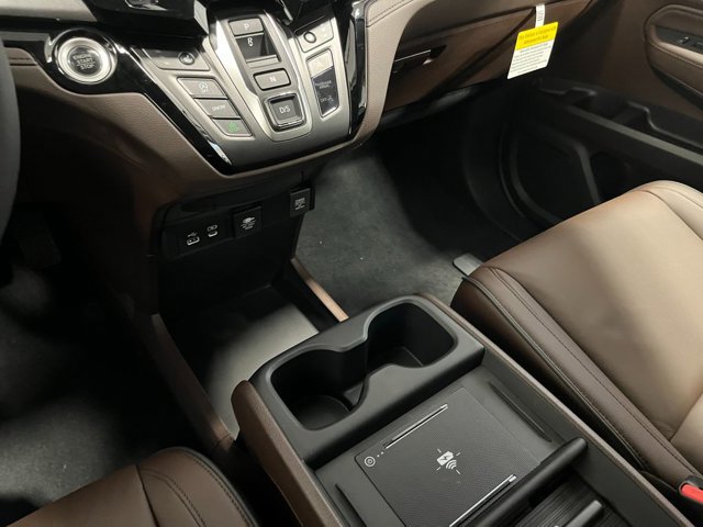 New 2026 Honda Odyssey Touring image 18