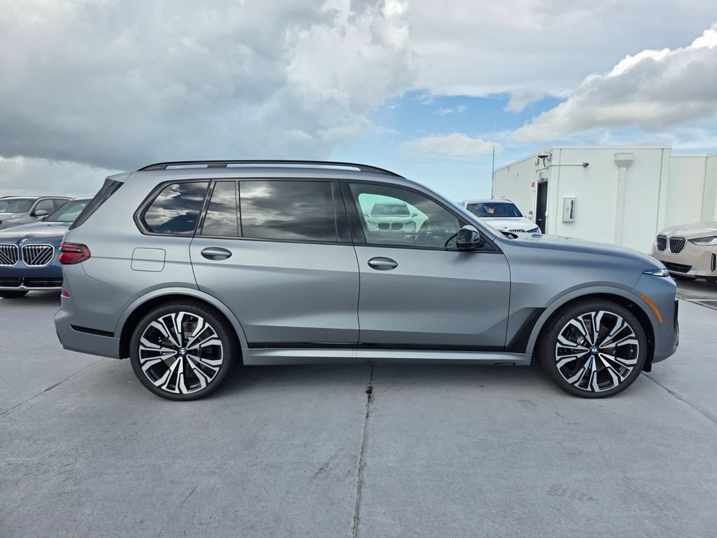 New 2027 BMW X7 M60i AWD/4WD image 3