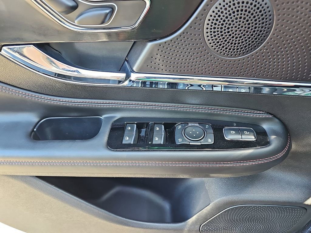 Used 2023 Lincoln Corsair Reserve w/ Jet Appearance Package image 32