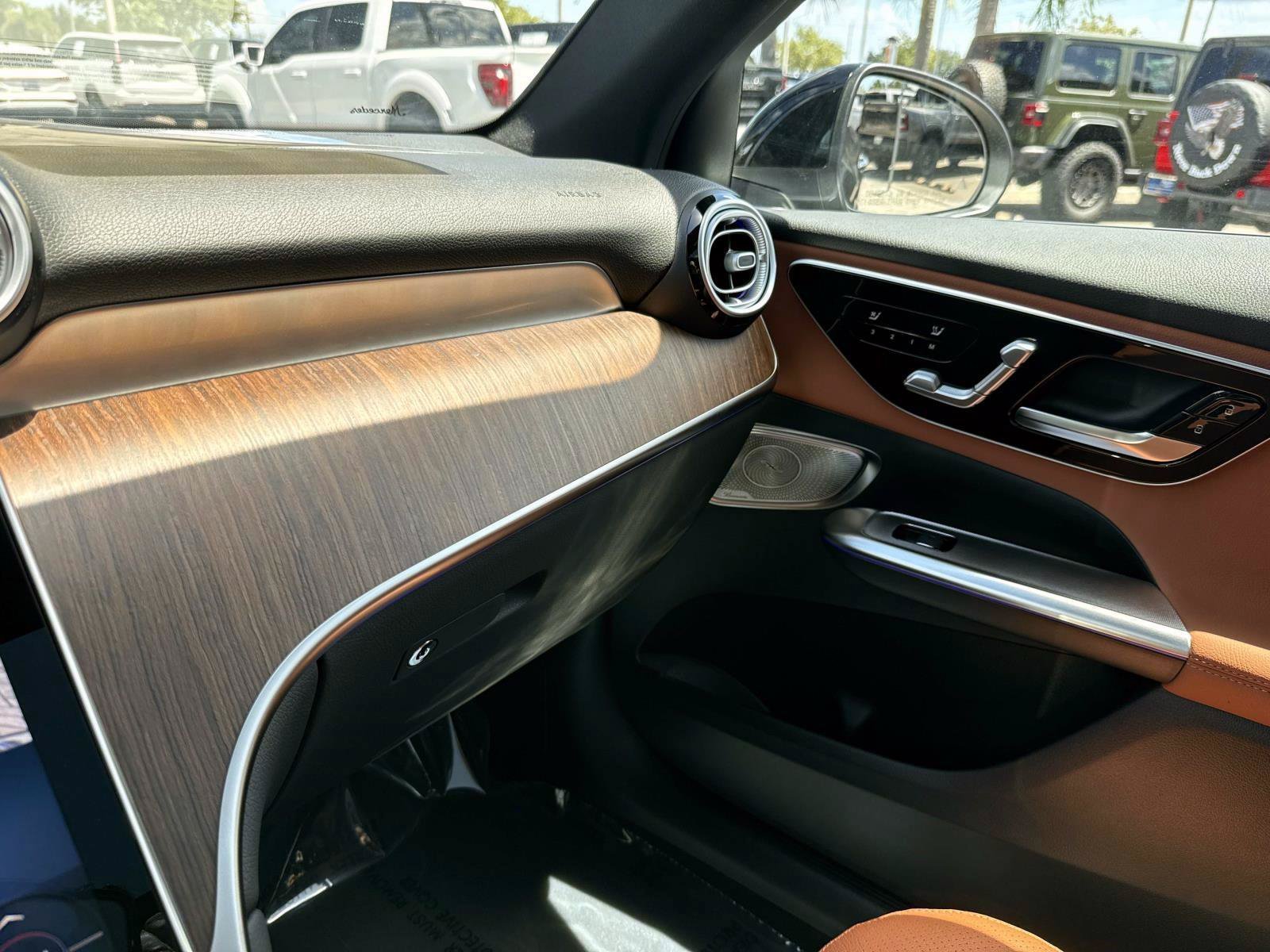 New 2027 Mercedes-Benz GLC 300 image 25