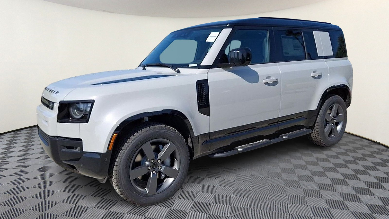 Used 2026 Land Rover Defender 110 X-Dynamic SE AWD/4WD image 4