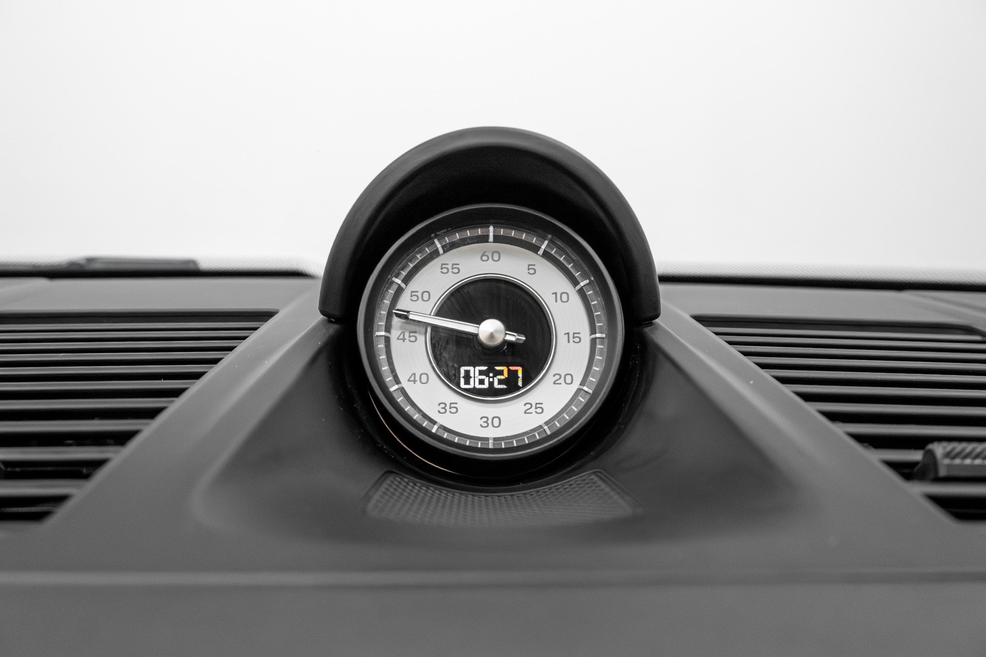 Used 2021 Porsche 911 Turbo S image 31