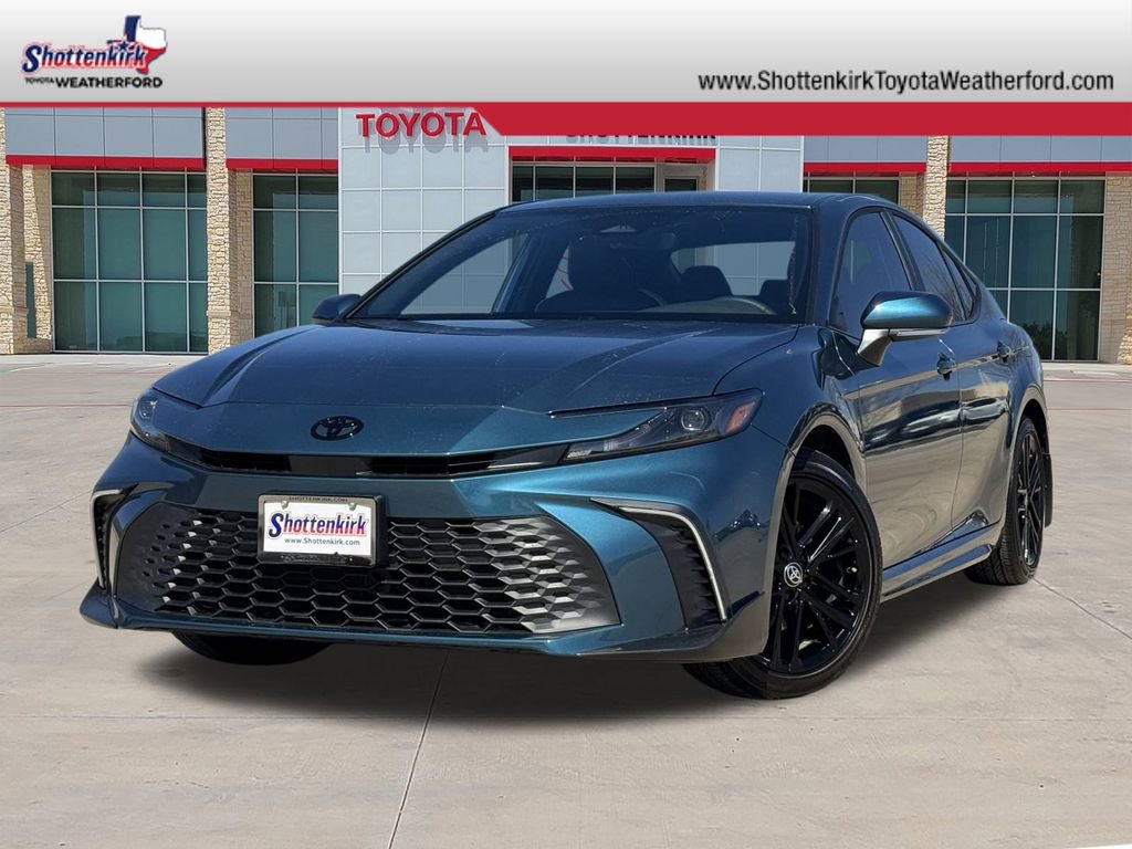Used 2026 Toyota Camry SE w/ Convenience Package image 1