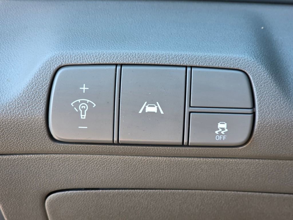 Certified 2023 Hyundai Elantra SEL w/ Convenience Package image 35