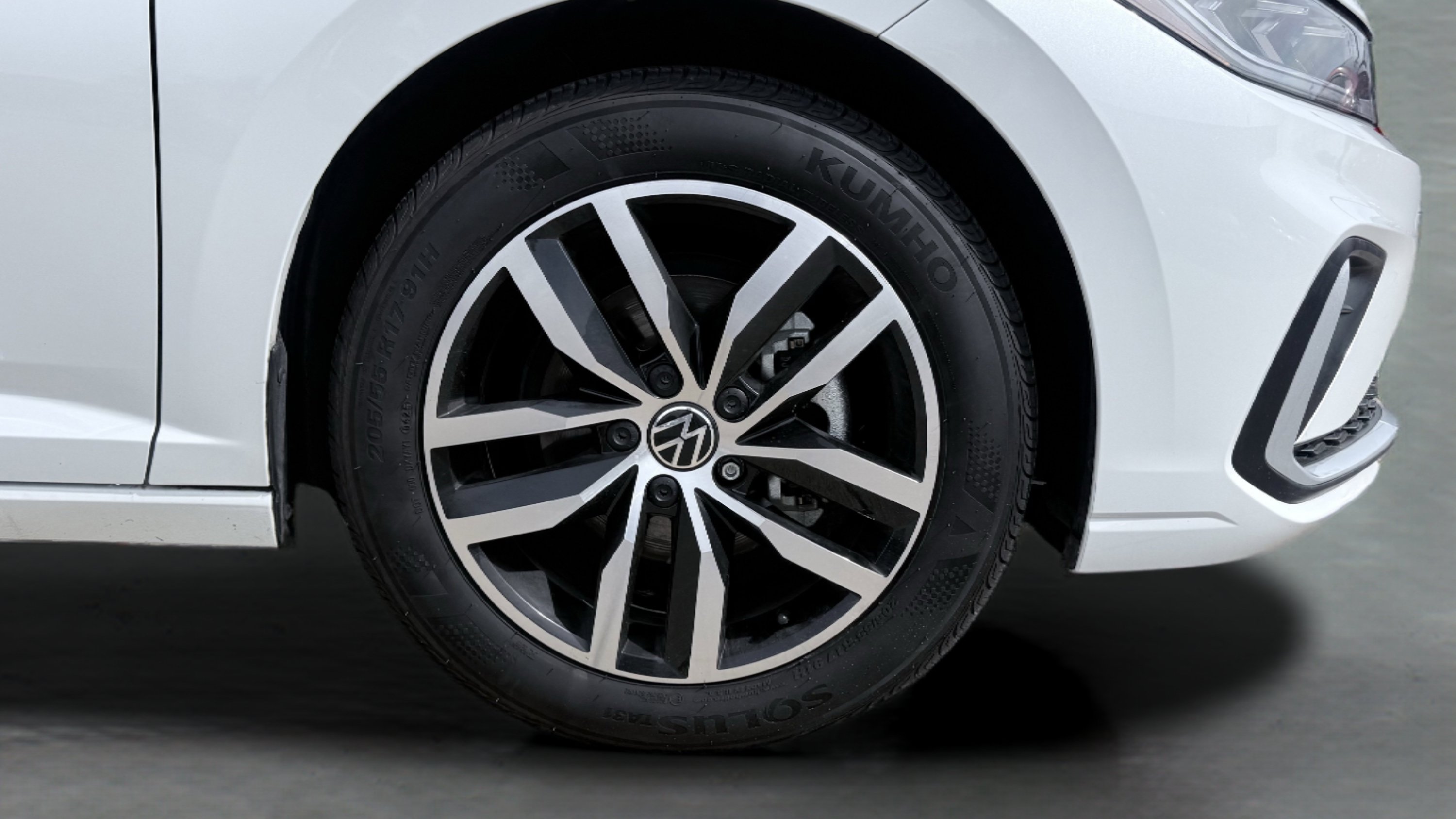 Used 2025 Volkswagen Jetta SE FWD image 10