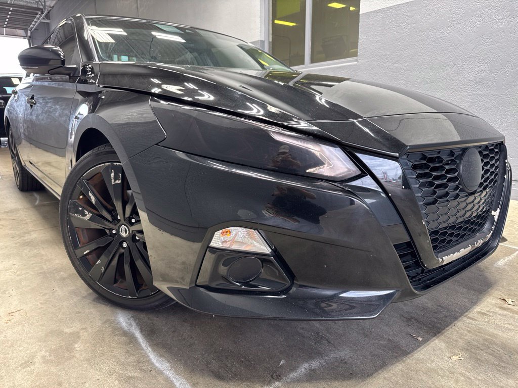 Used 2022 Nissan Altima 2.5 SR w/ Midnight Edition Package AWD/4WD image 2