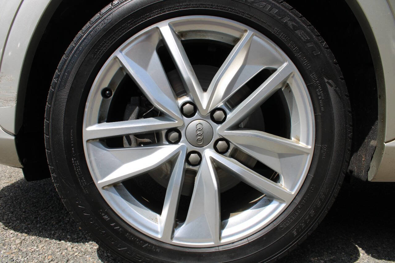 Used 2018 Audi Q3 2.0T Premium w/ Convenience Package AWD/4WD image 21