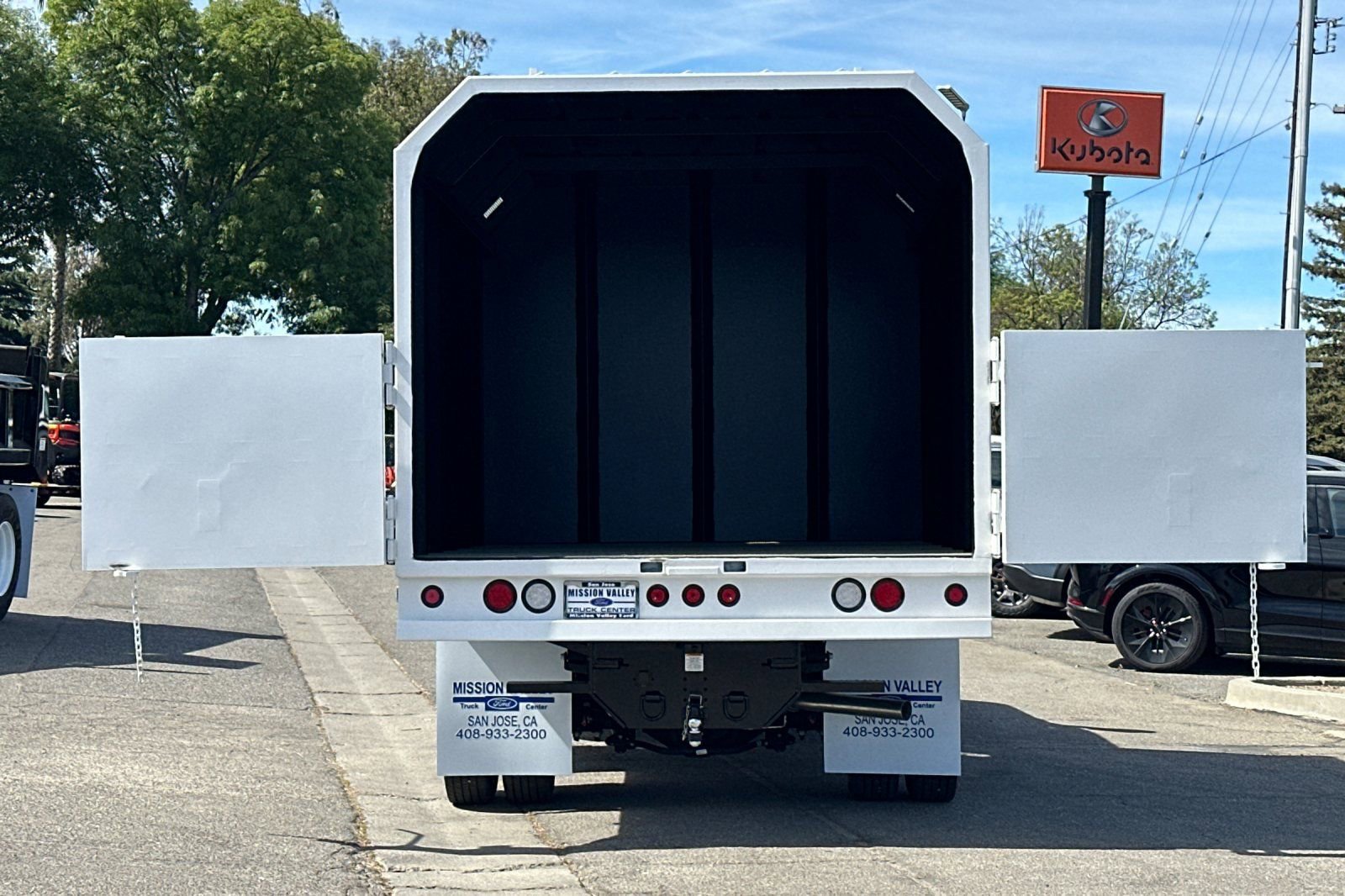 New 2025 Ford F550 2WD Regular Cab Super Duty image 21