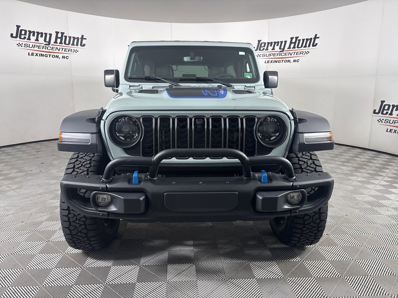 Used 2023 Jeep Wrangler Unlimited Rubicon 4xe AWD/4WD image 2
