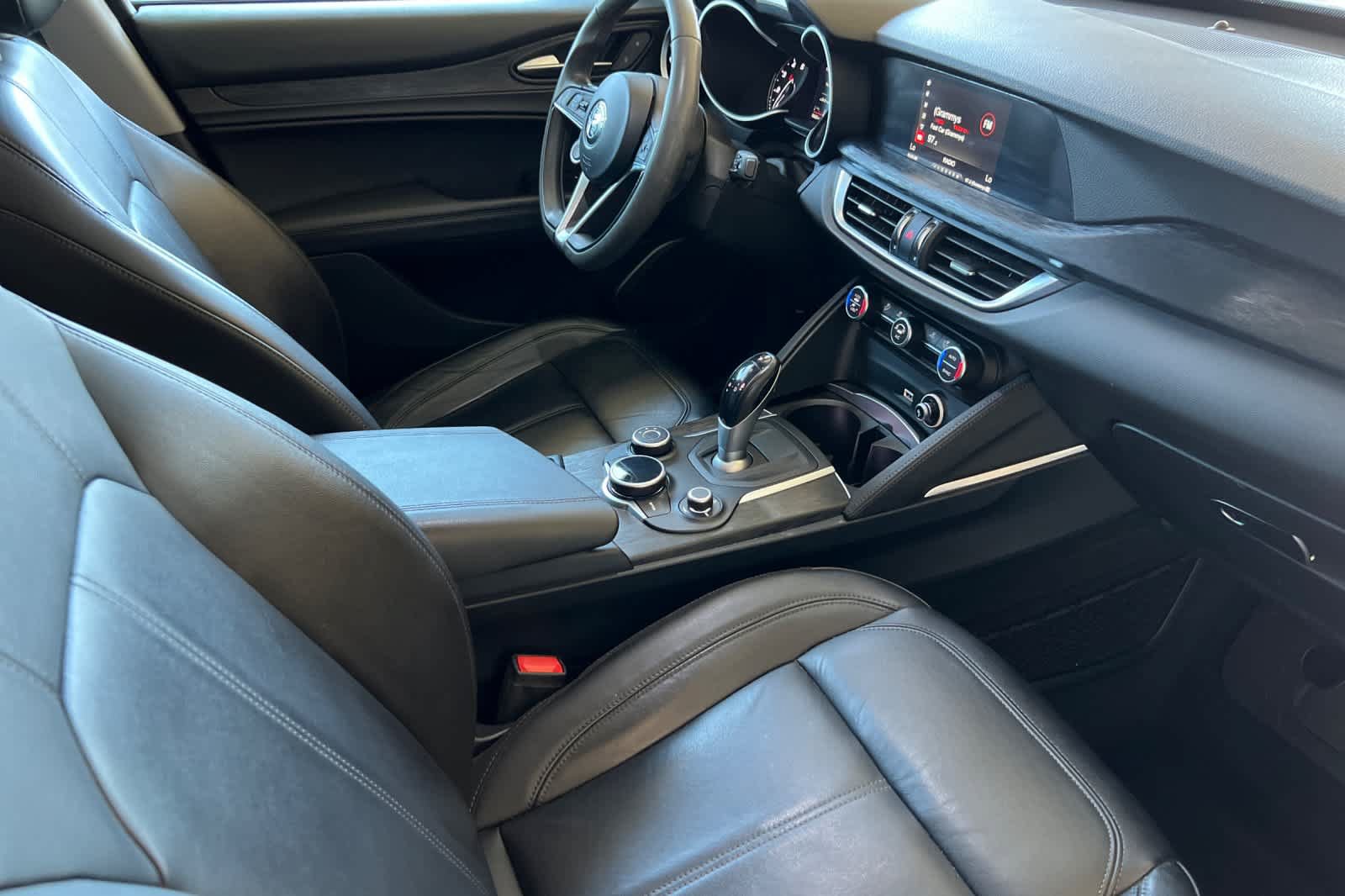 Used 2019 Alfa Romeo Stelvio w/ Nero Edizione RWD image 17