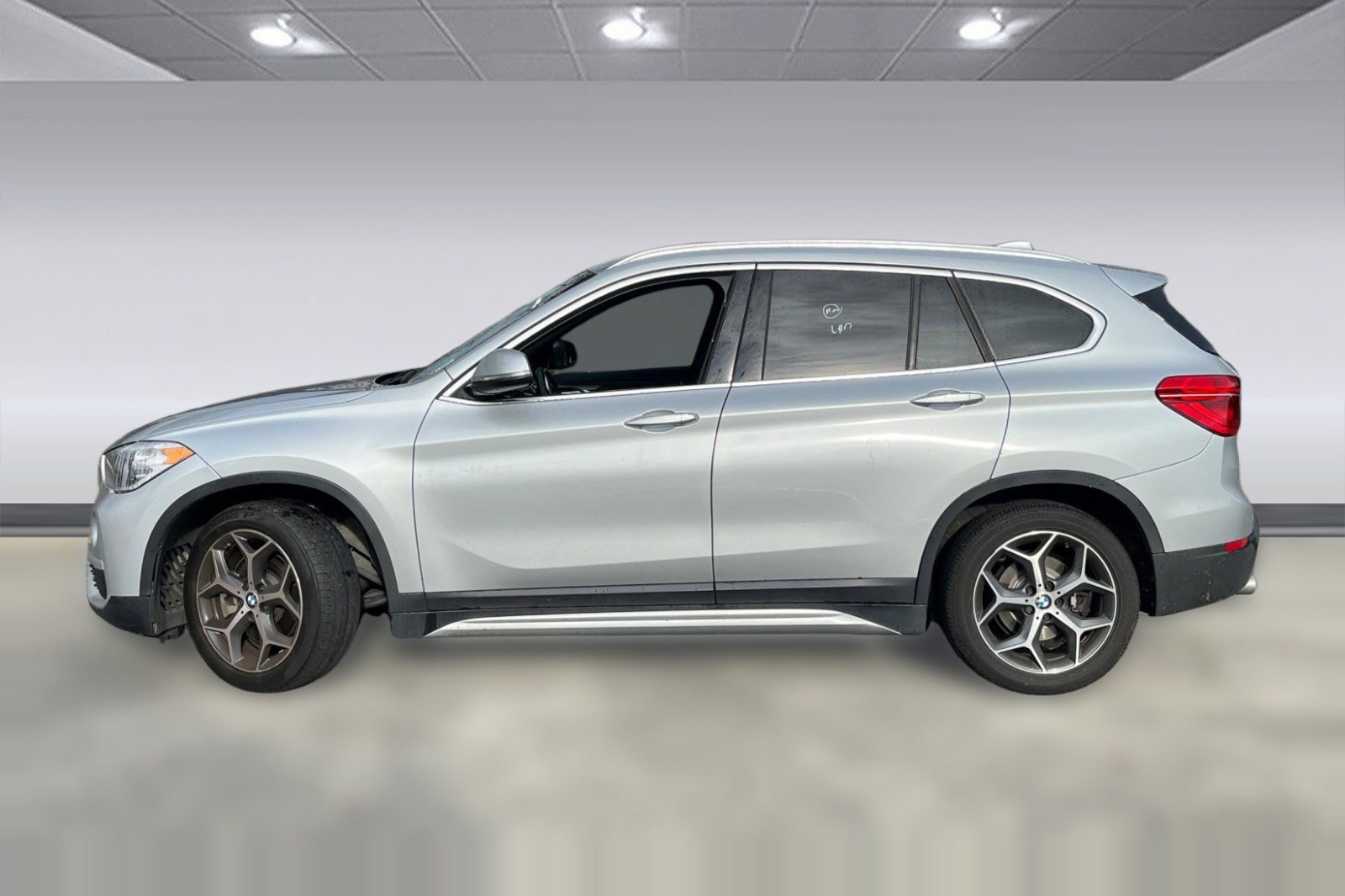 Used 2018 BMW X1 sDrive28i w/ Convenience Package image 2