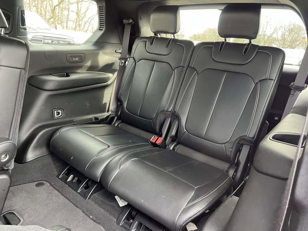 Used 2025 Jeep Grand Cherokee L Limited image 17