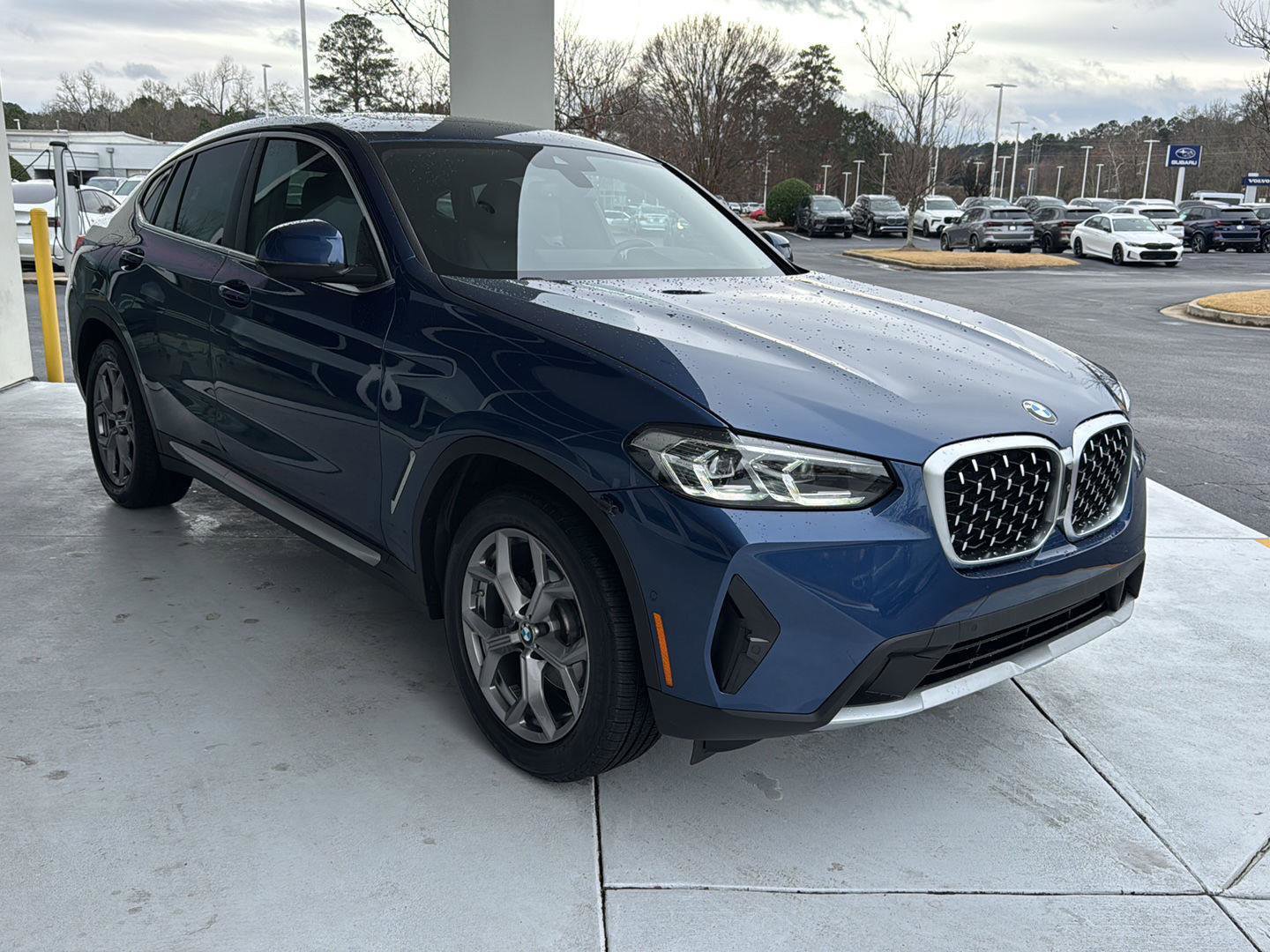 Certified 2023 BMW X4 xDrive30i w/ Premium Package image 5