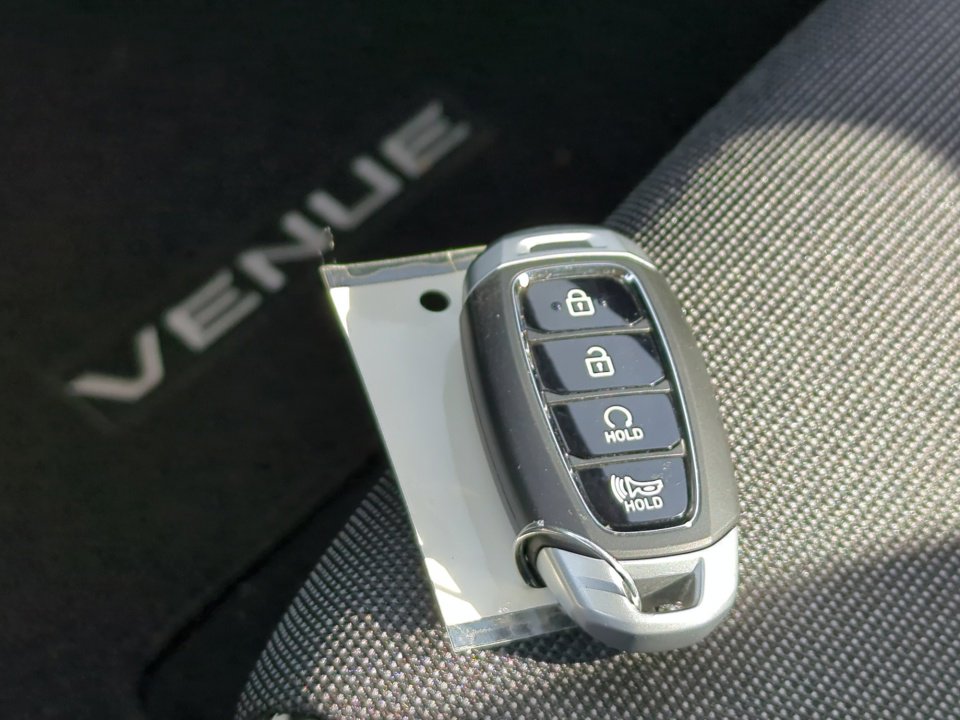 Certified 2025 Hyundai Venue Limited image 34